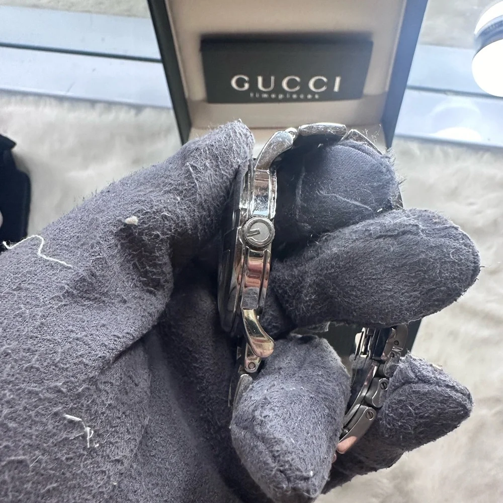 Authentic UNISEX GUCCI watch